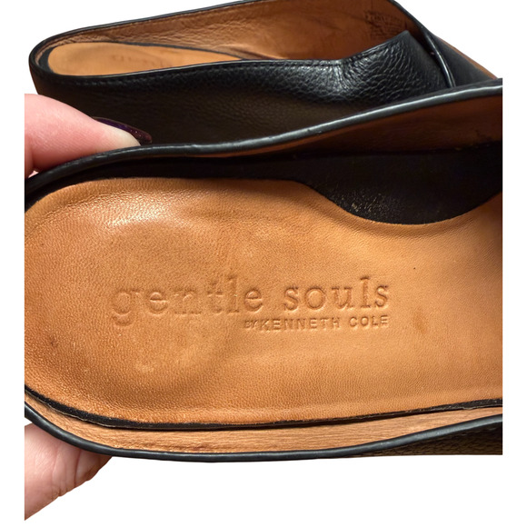 Gentle Souls by KENNETH COLE Gisele Women 9 Black Leather Slip On Sandals X-Band - Picture 9 of 12